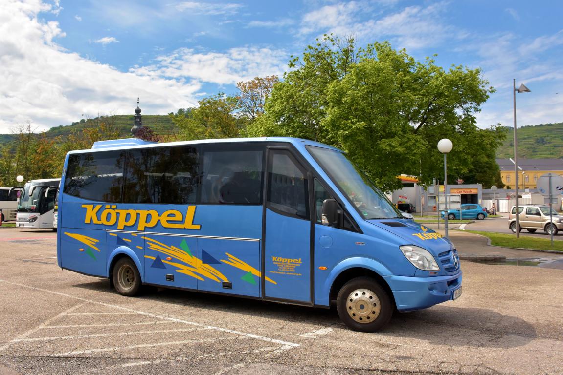 Mercedes Sprinter von K�ppel Reisen aus der BRD 2018 in Krems gesehen.