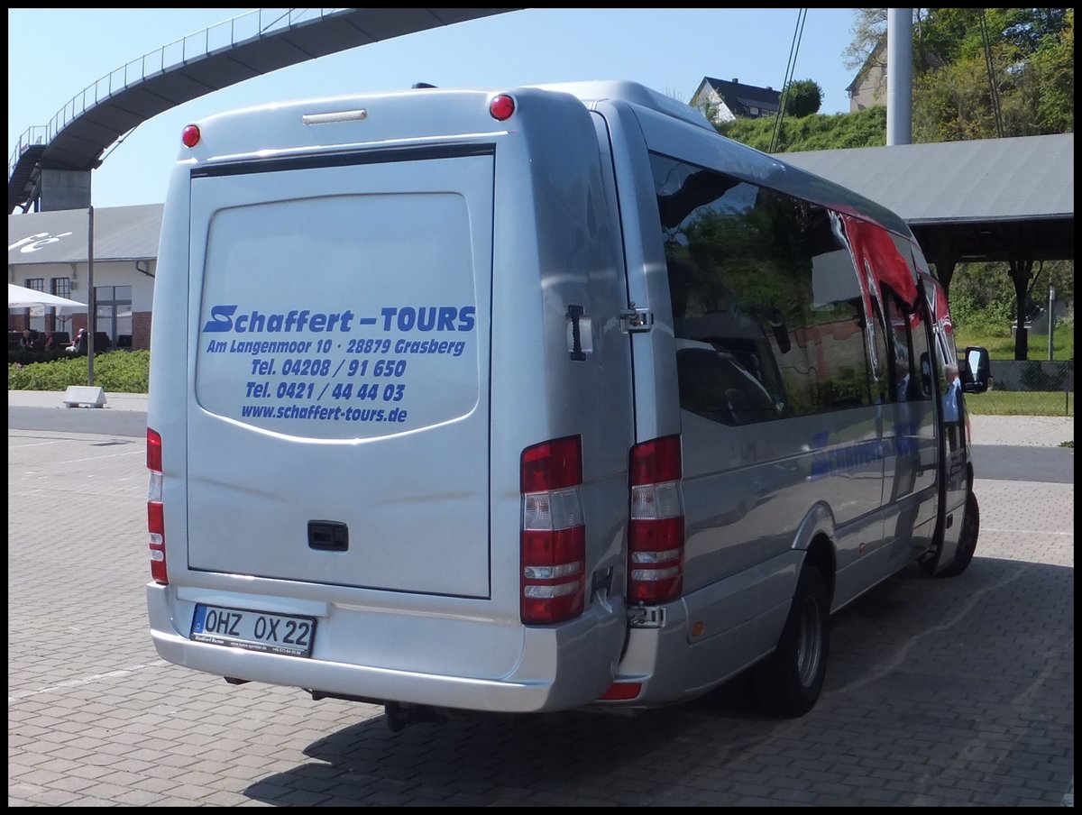 Mercedes Sprinter von Schaffert-Tours aus Deutschland im Stadthafen Sassnitz.