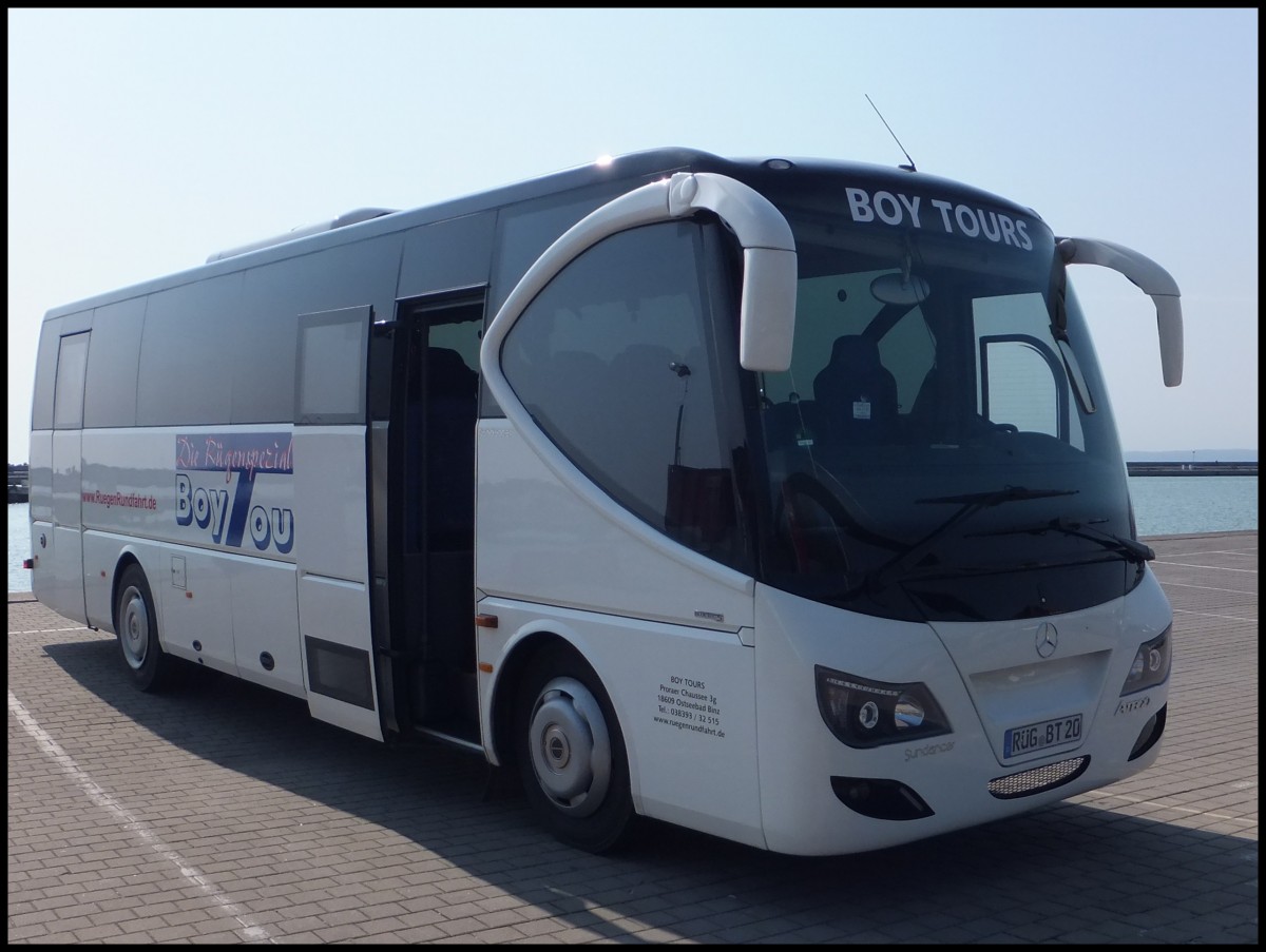 Mercedes Sundancer von BoyTours aus Deutschland im Stadthafen Sassnitz.