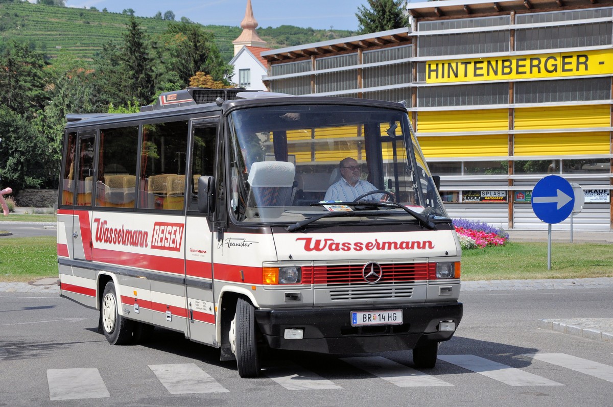 MERCEDES Teamstar/Ernst Auw�rter von WASSERMANN Reisen / �sterreich am 20.7.2013 in Krems.