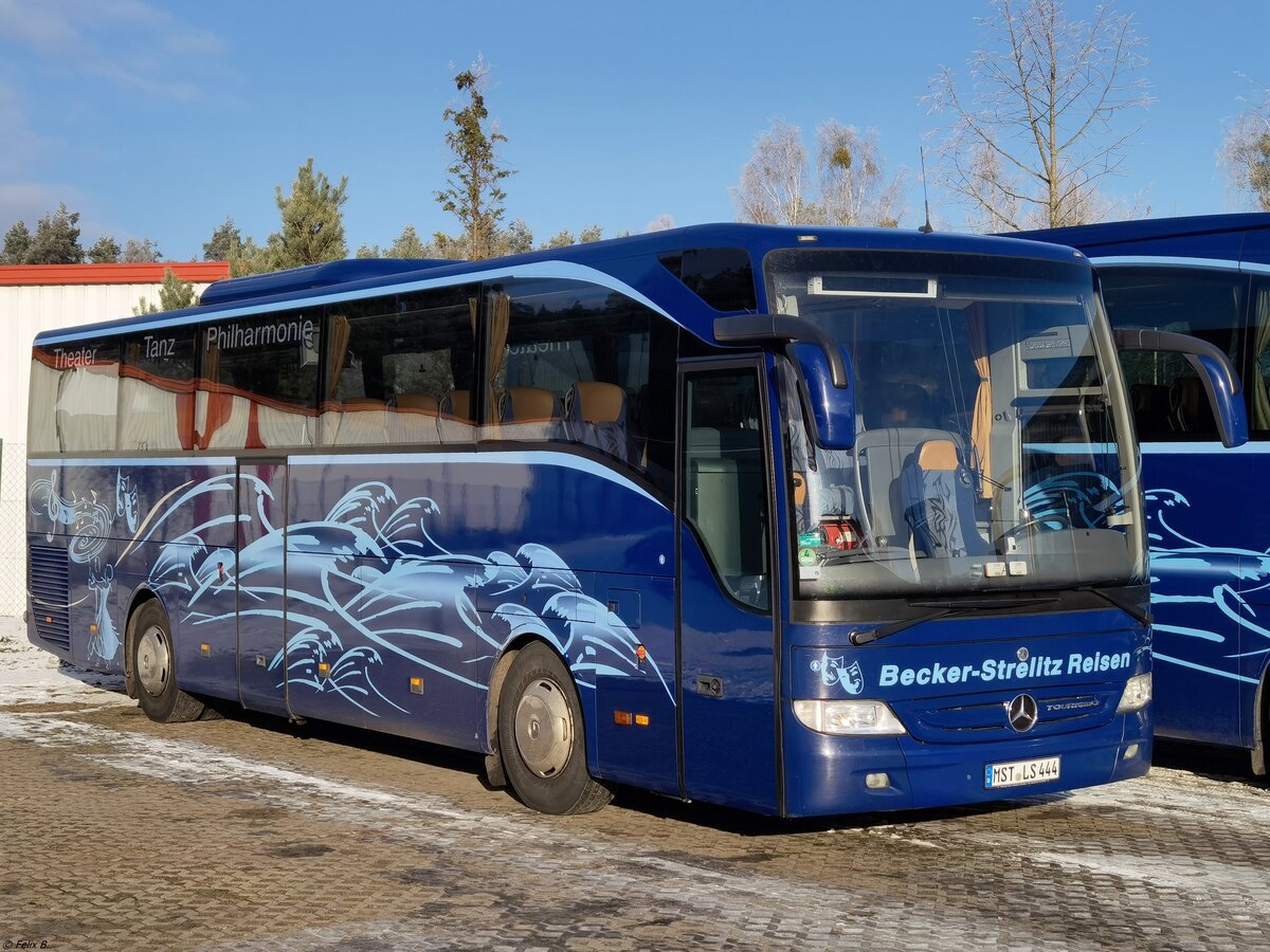 Mercedes Tourismo von Becker-Strelitz Reisen aus Deutschland in Neustrelitz.