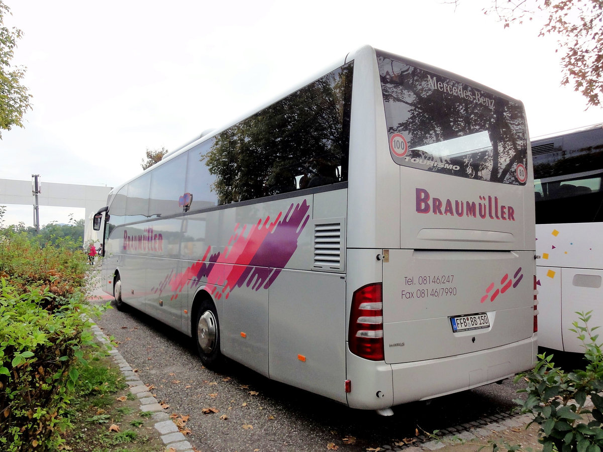 Mercedes Tourismo von Braum�ller aus der BRD in Krems gesehen.