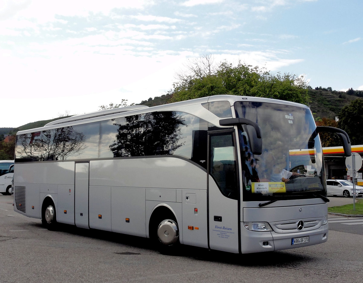 Mercedes Tourismo von F�rst Reisen aus der BRD in Krems gesehen.