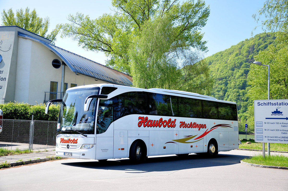 Mercedes Tourismo von Haubold Reisen aus der BRD in D�rnstein/Nieder�sterreich gesehen.