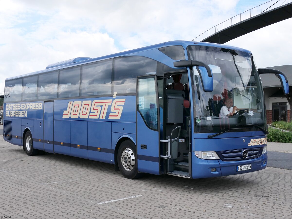 Mercedes Tourismo von Joost's aus Deutschland im Stadthafen Sassnitz.