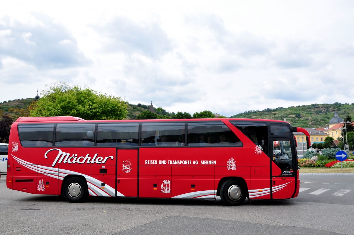Mercedes Tourismo von M�chler aus der Schweiz in Krems gesehen.