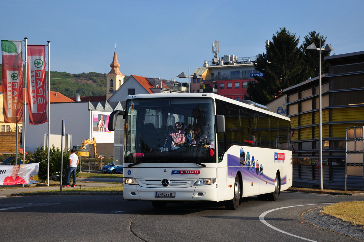 Mercedes Tourismo von den M�rztaler Reisen aus �sterreich in Krems.