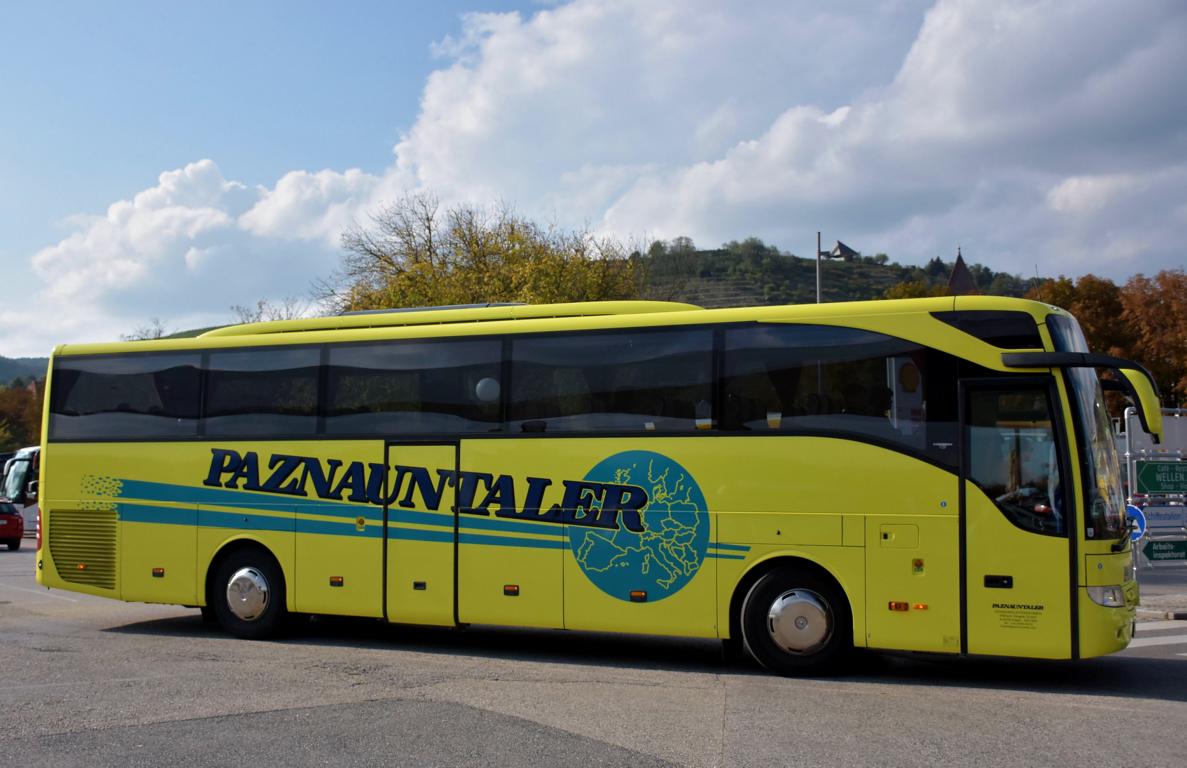 Mercedes Tourismo von Paznauntaler Reisen aus �sterreich 09/2017 in Krems.