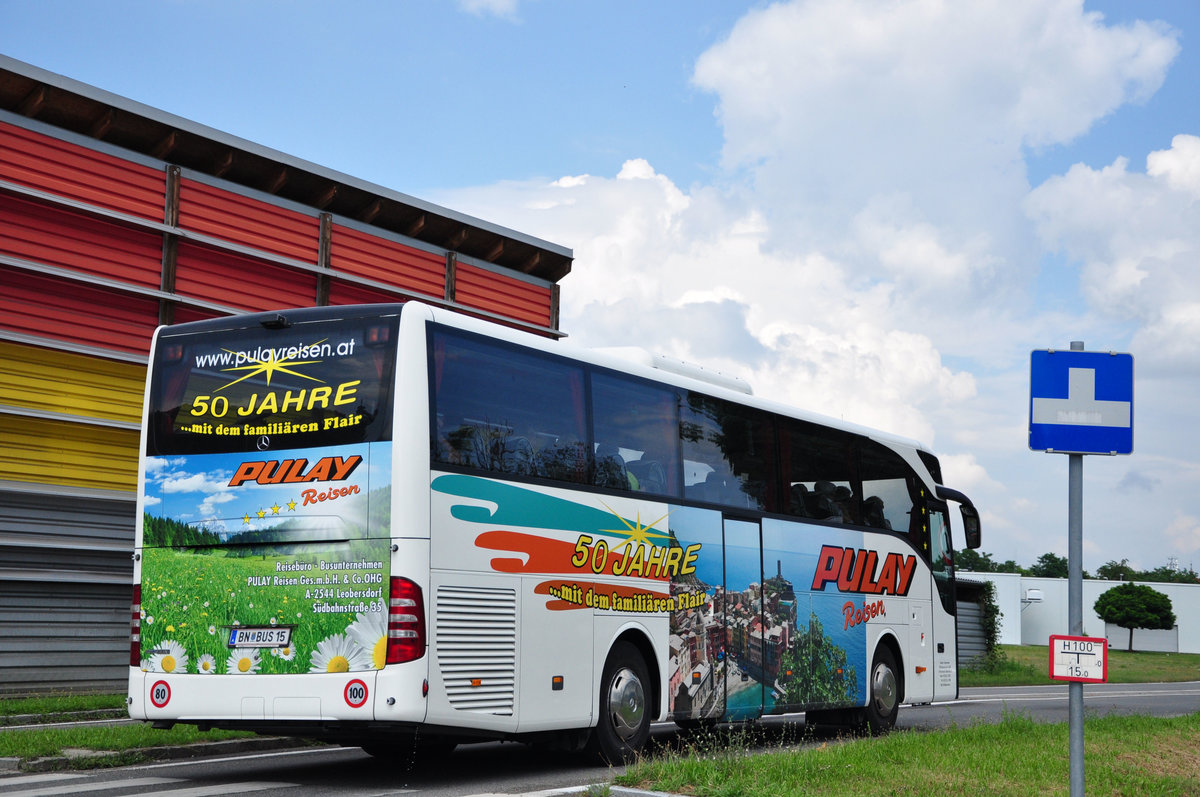 Mercedes Tourismo von Pulay Reisen aus Nieder�sterreich in Krems unterwegs.