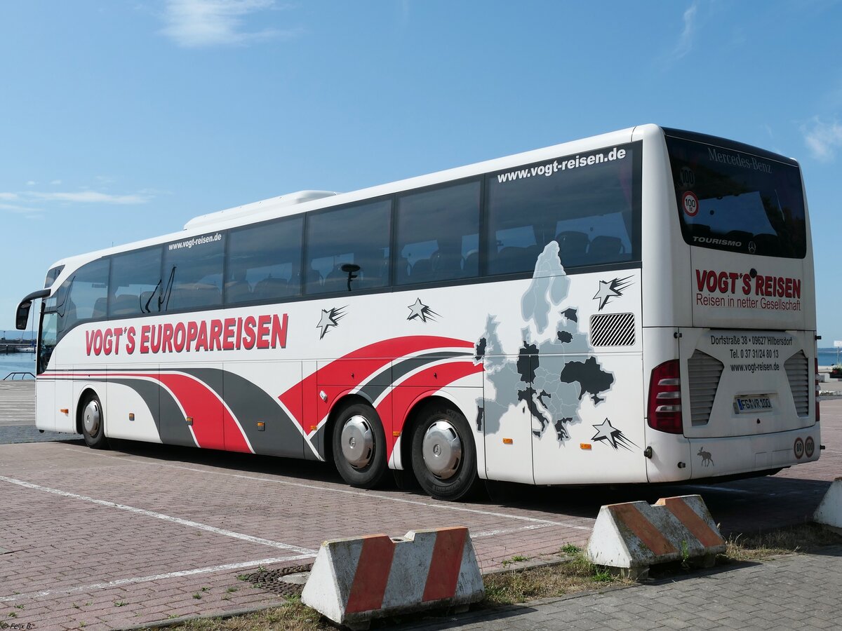 Mercedes Tourismo von Vogt's Reisen aus Deutschland im Stadthafen Sassnitz.