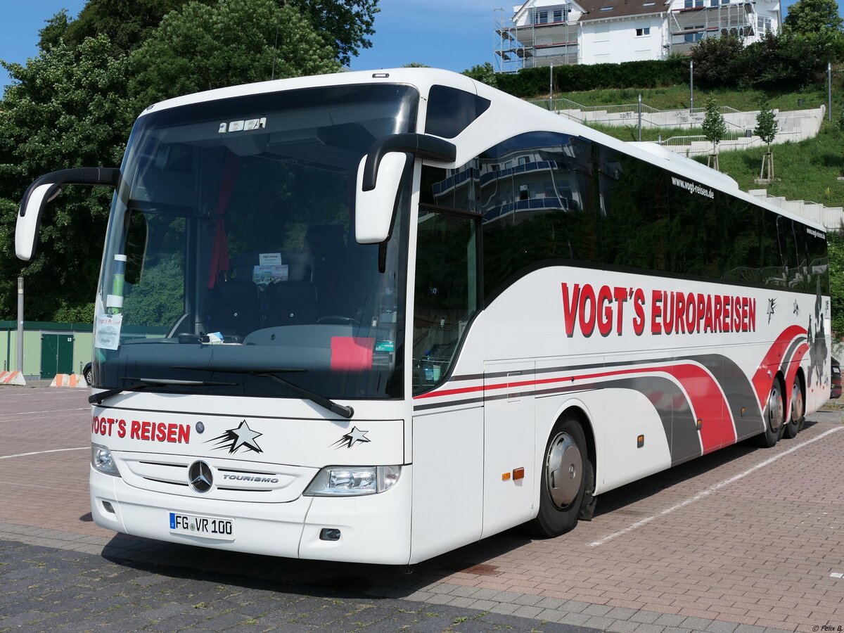 Mercedes Tourismo von Vogt's Reisen aus Deutschland im Stadthafen Sassnitz.