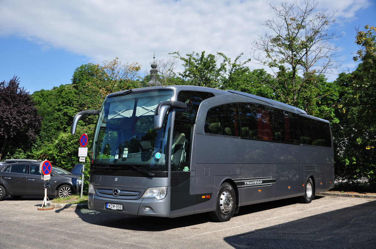 Mercedes Travego aus Ungarn in Krems gesehen.