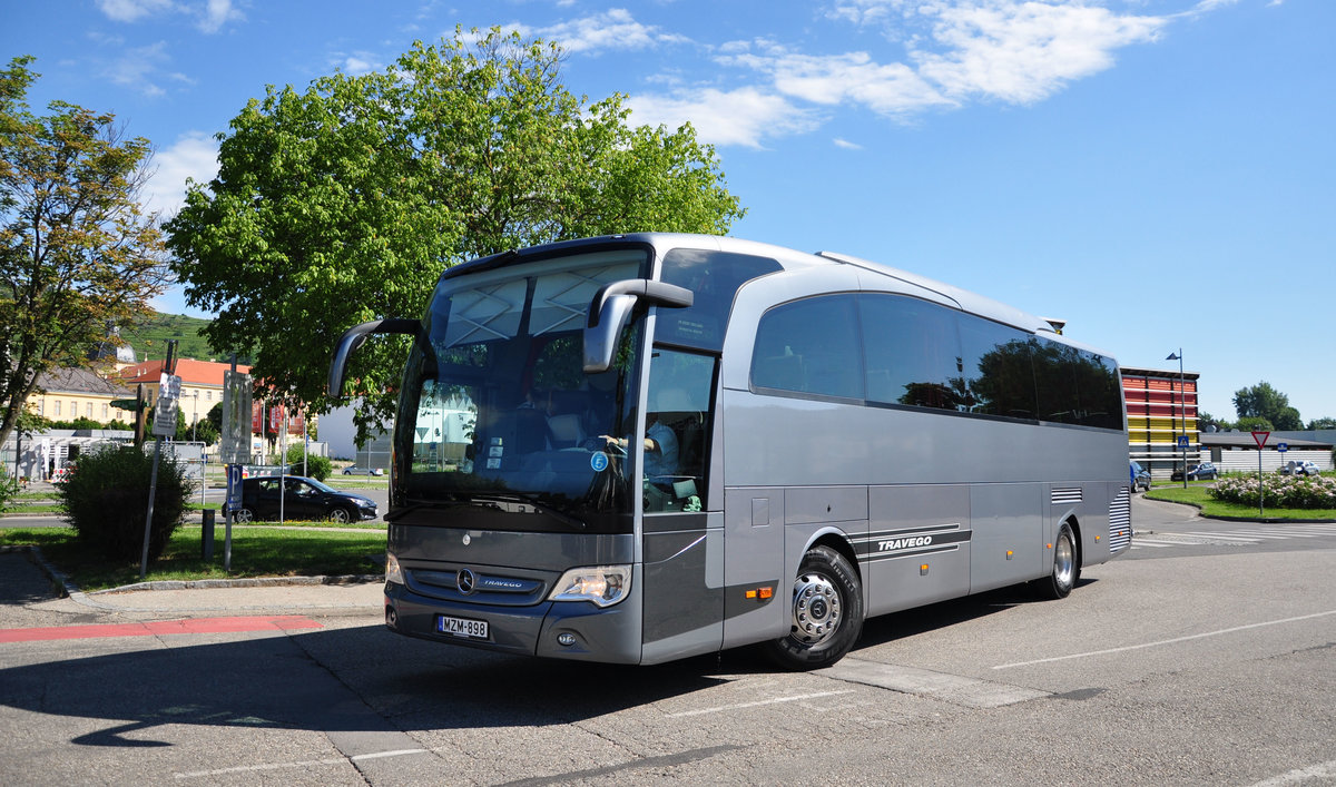 Mercedes Travego aus Ungarn in Krems gesehen.