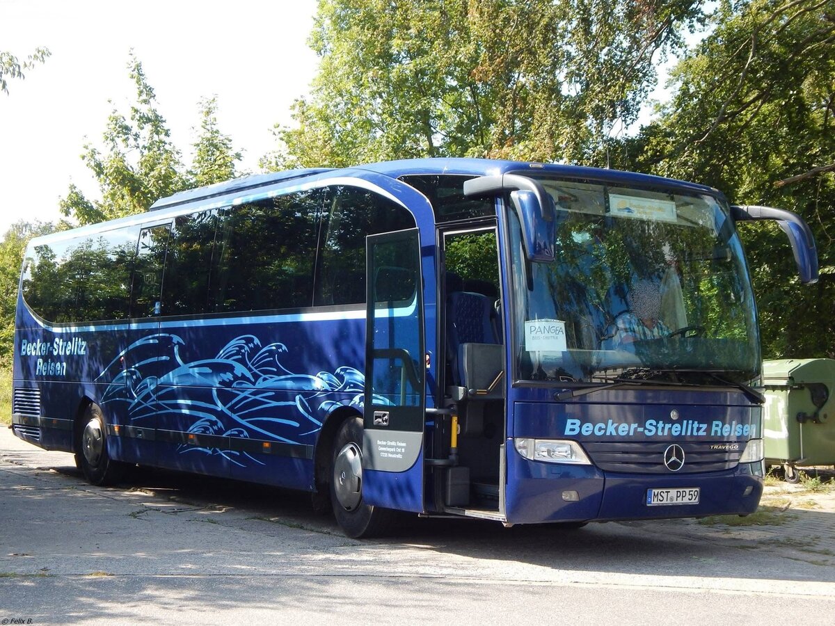 Mercedes Travego von Becker-Strelitz Reisen aus Deutschland in Stralsund.