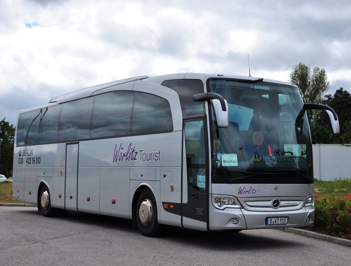 Mercedes Travego von W�rlitz Tourist aus der BRD in Krems.