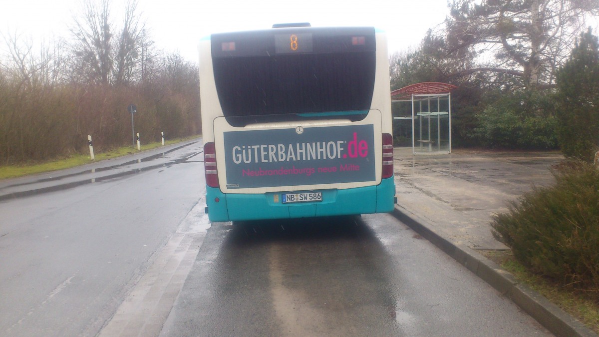 ...NB SW 586 die Werbung am Heck ist daf�r bei allen Fahrzeugen gleich die f�r den G�terbahnhof werben