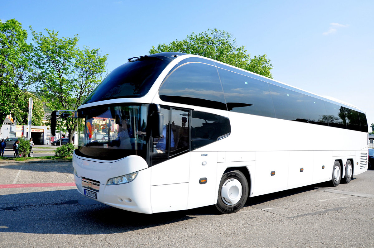Neoplan Cityliner aus M�nchen in Krems gesehen.
