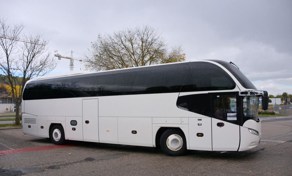 Neoplan Cityliner aus Ober�sterreich 10/2017 in Krems.