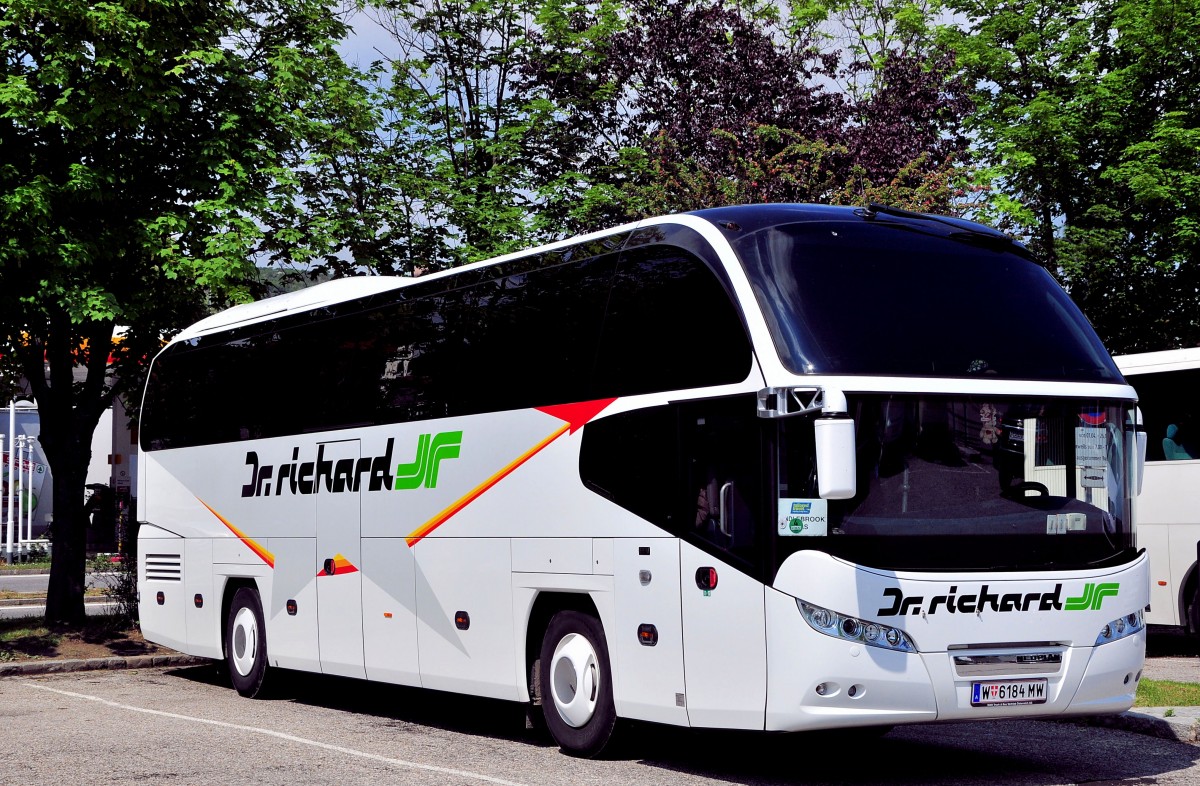Neoplan Cityliner von Dr. Richard Reisen aus �sterreich am 19.Mai 2014 in Krems gesehen.