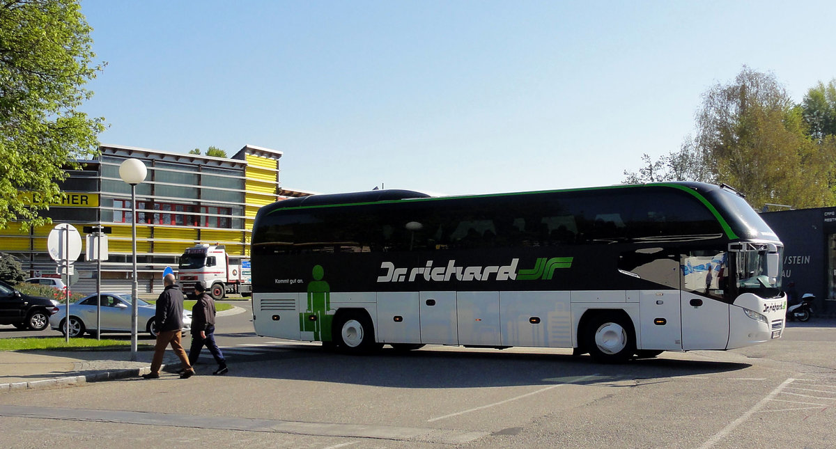 Neoplan Cityliner von Dr. Richard Reisen aus Wien in Krems gesehen.