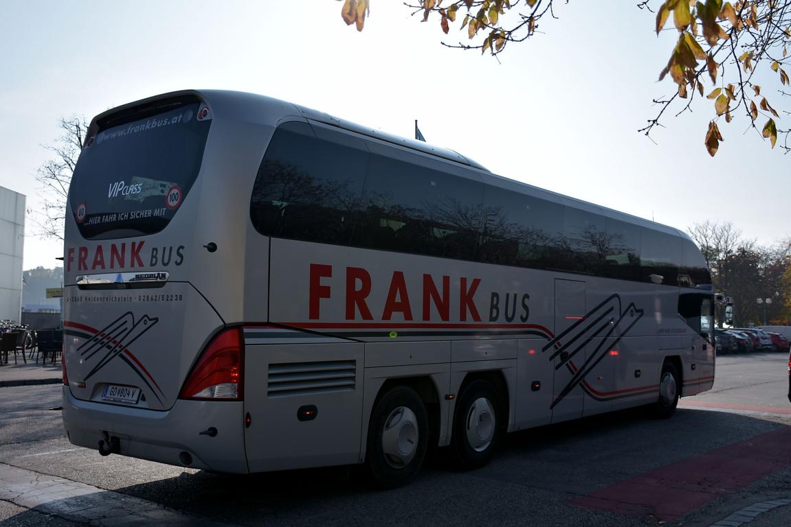 Neoplan Cityliner von FRANK Reisen aus Nieder�sterreich Okt. 2017 in Krems.