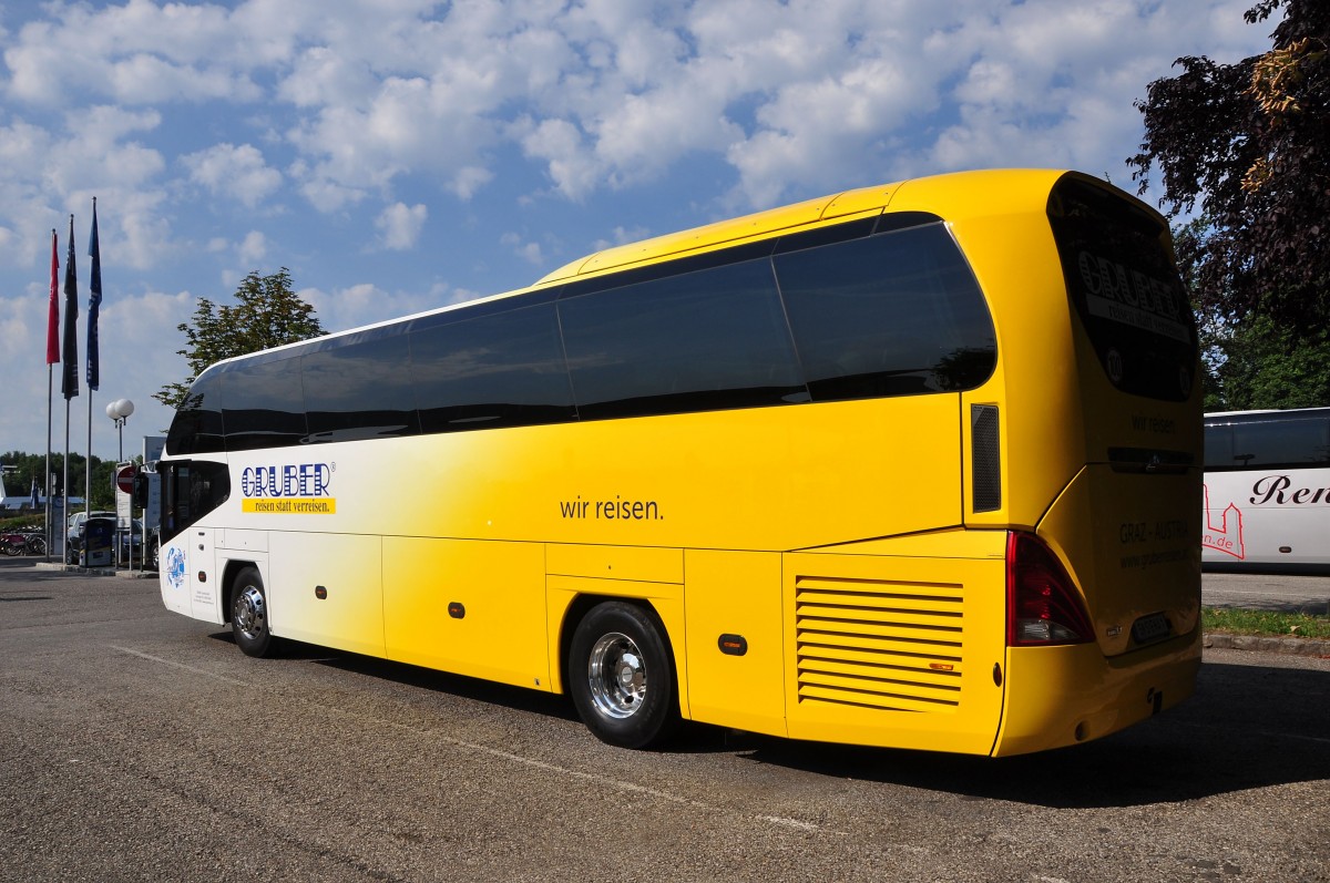 Neoplan Cityliner von Gruber Reisen aus �sterreich in Krems.