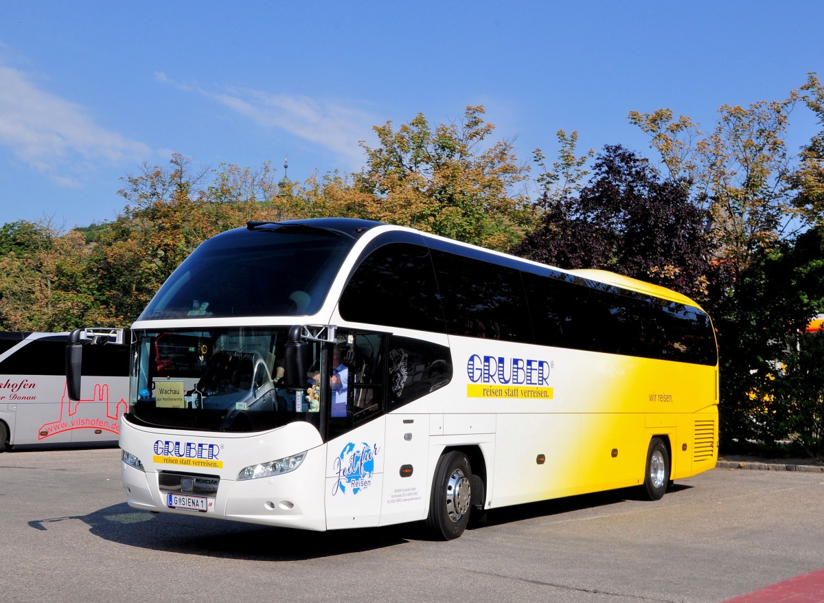 Neoplan Cityliner von Gruber Reisen aus �sterreich in Krems.