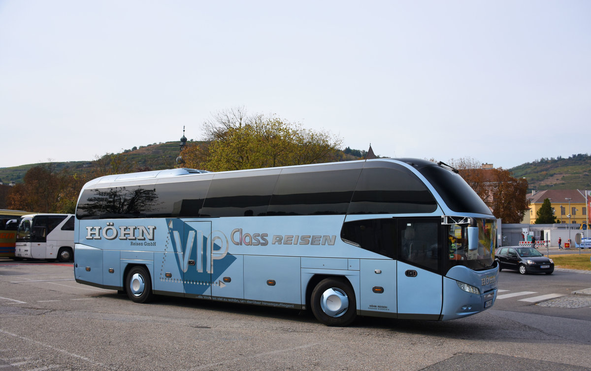 Neoplan Cityliner von H�HN Reisen aus der BRD in Krems.