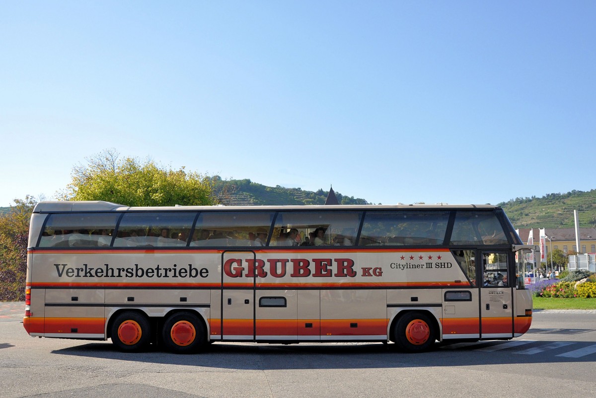 NEOPLAN CITYLINER III SHD von GRUBER Reisen aus �sterreich im September 2013 in Krems.