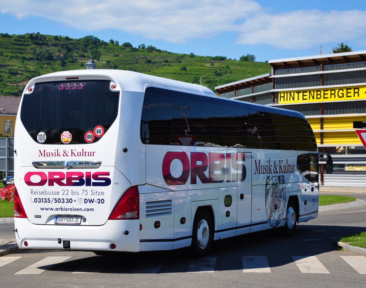 Neoplan Cityliner von Johann Ofner-ORBIS Reisen aus �sterreich in Krems gesehen.