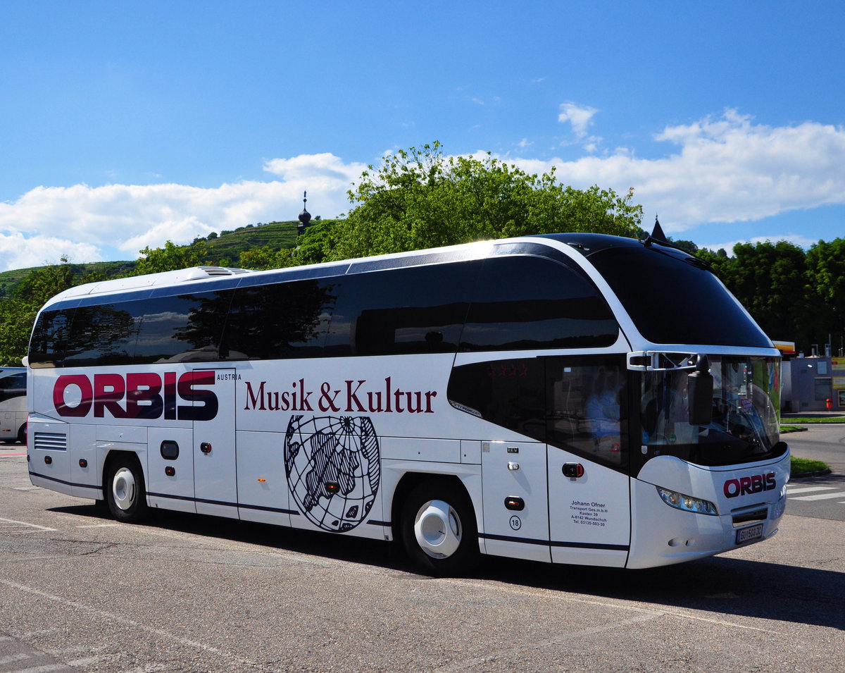 Neoplan Cityliner von Johann Ofner-ORBIS Reisen aus �sterreich in Krems gesehen.