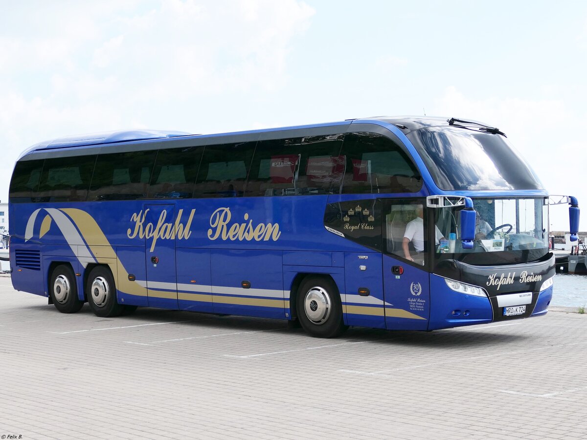 Neoplan Cityliner von Kofahl Reisen aus Deutschland im Stadthafen Sassnitz. 