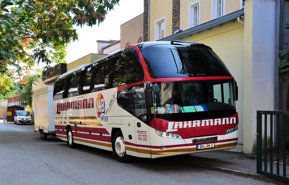 Neoplan Cityliner von Lahrmann Reisen aus der BRD in Krems.