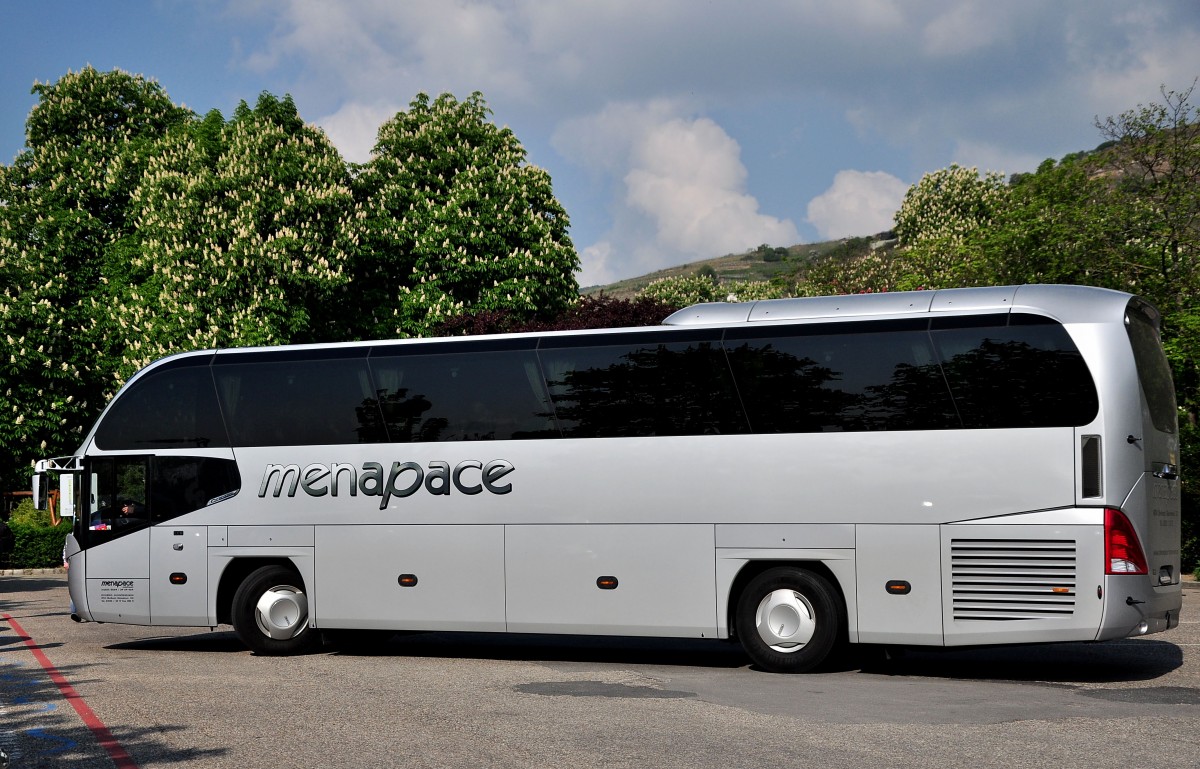 Neoplan Cityliner von Menopace aus �sterreich im April 2014 in Krems.