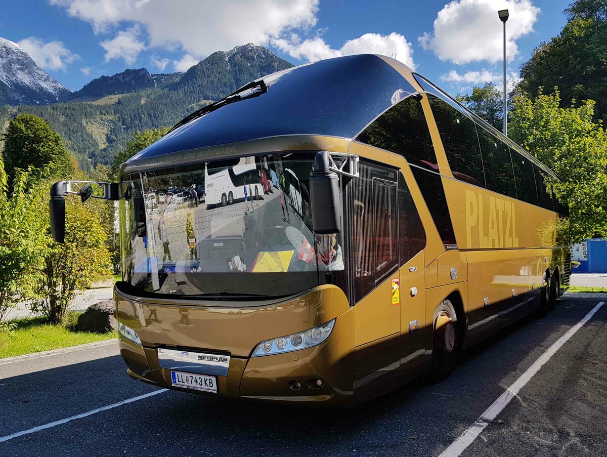 Neoplan Cityliner von PLATZL-Reisen steht im September 2022 am K�nigssee