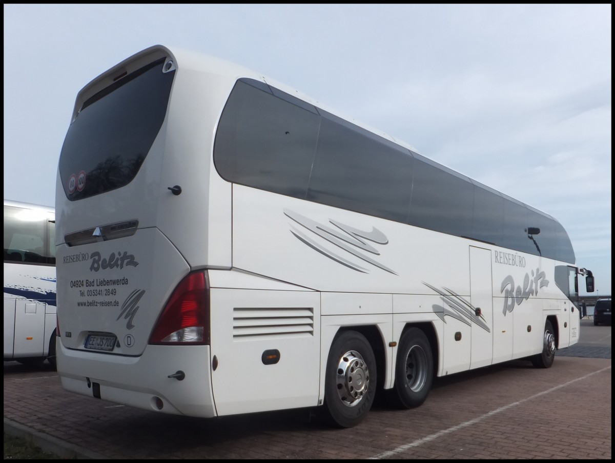 Neoplan Cityliner von Reiseb�ro Belitz aus Deutschland im Stadthafen Sassnitz.