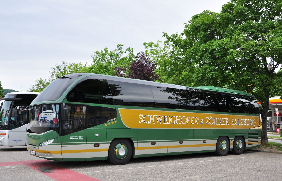 Neoplan Cityliner von Schweighofer & Z�hrer Reisen aus �sterreich am 19.5.2015 in Krems.