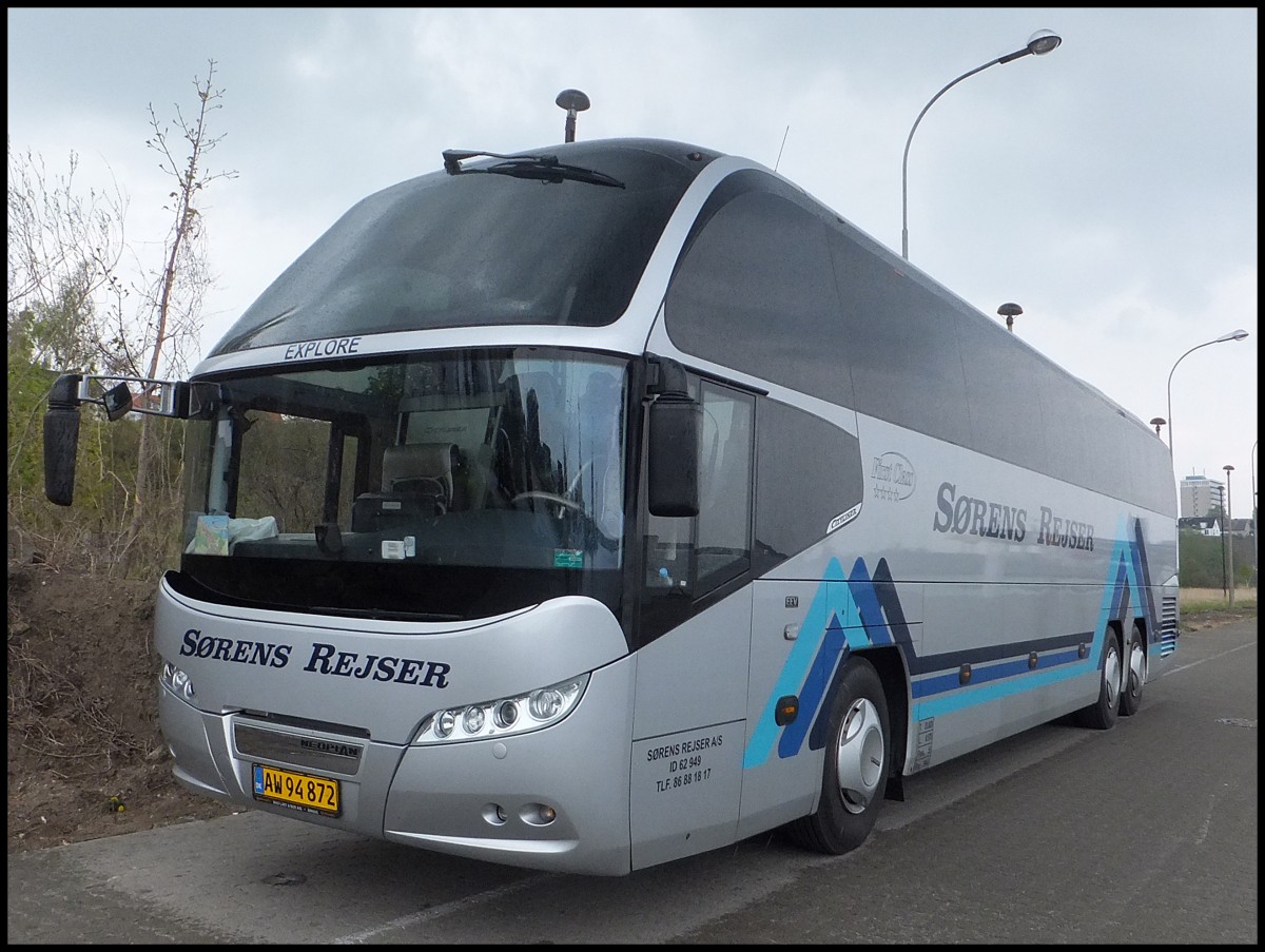 Neoplan Cityliner von S�rens Rejser aus D�nemark im Stadthafen Sassnitz.