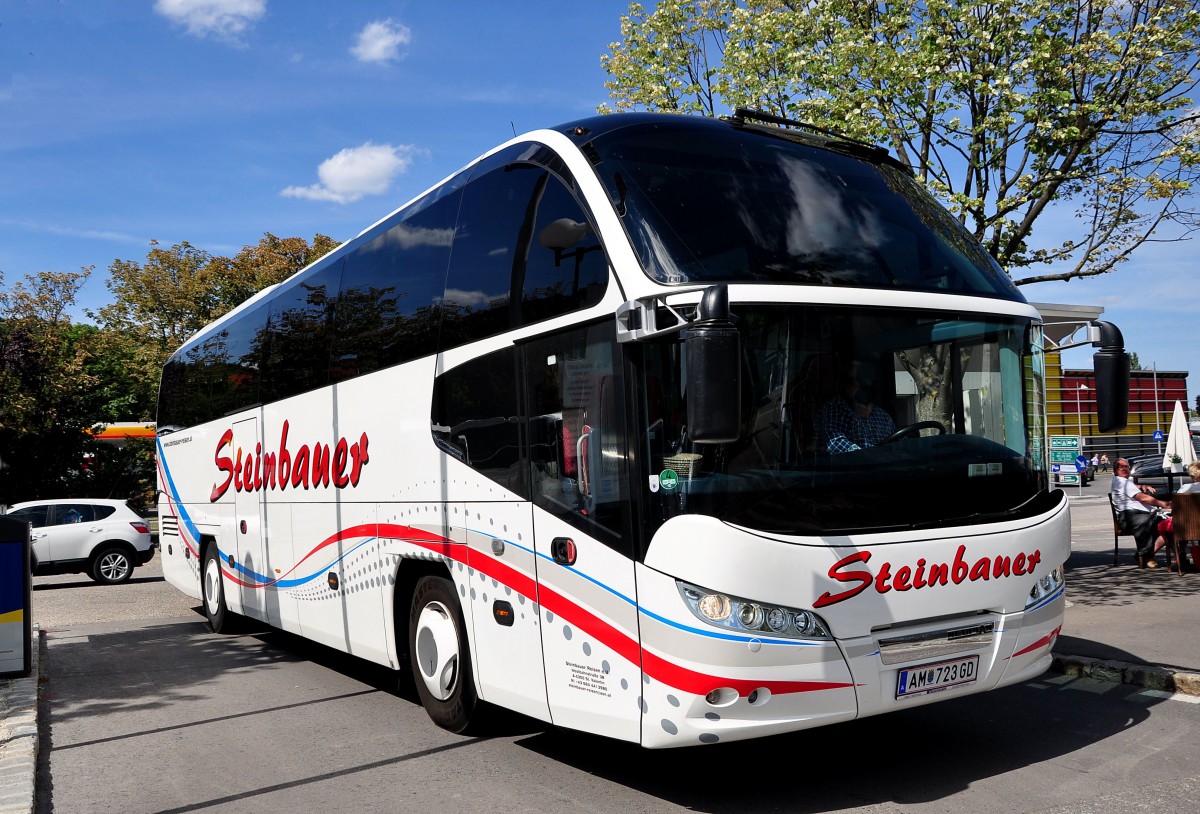 Neoplan Cityliner von Steinbauer Reisen aus Nieder�sterreich in Krems.