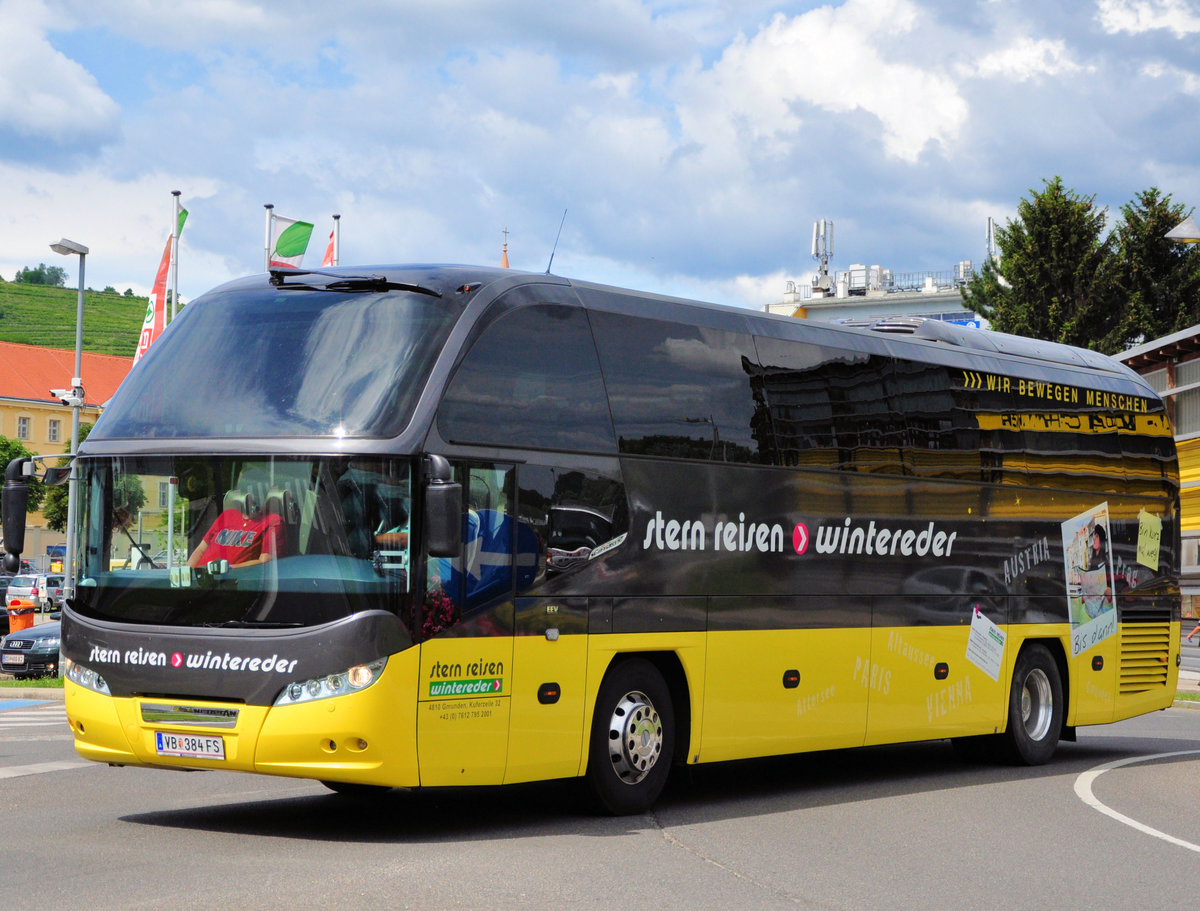 Neoplan Cityliner von Stern Reisen WINTEREDER aus �sterreich in Krems unterwegs.