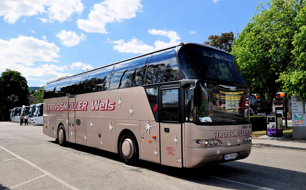 Neoplan Cityliner von Stroissm�ller Reisen aus Ober�sterreich in Krems.
