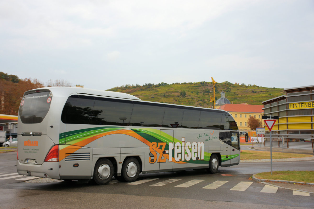 Neoplan Cityliner von SZ-M�ller Reisen aus der BRD in Krems.