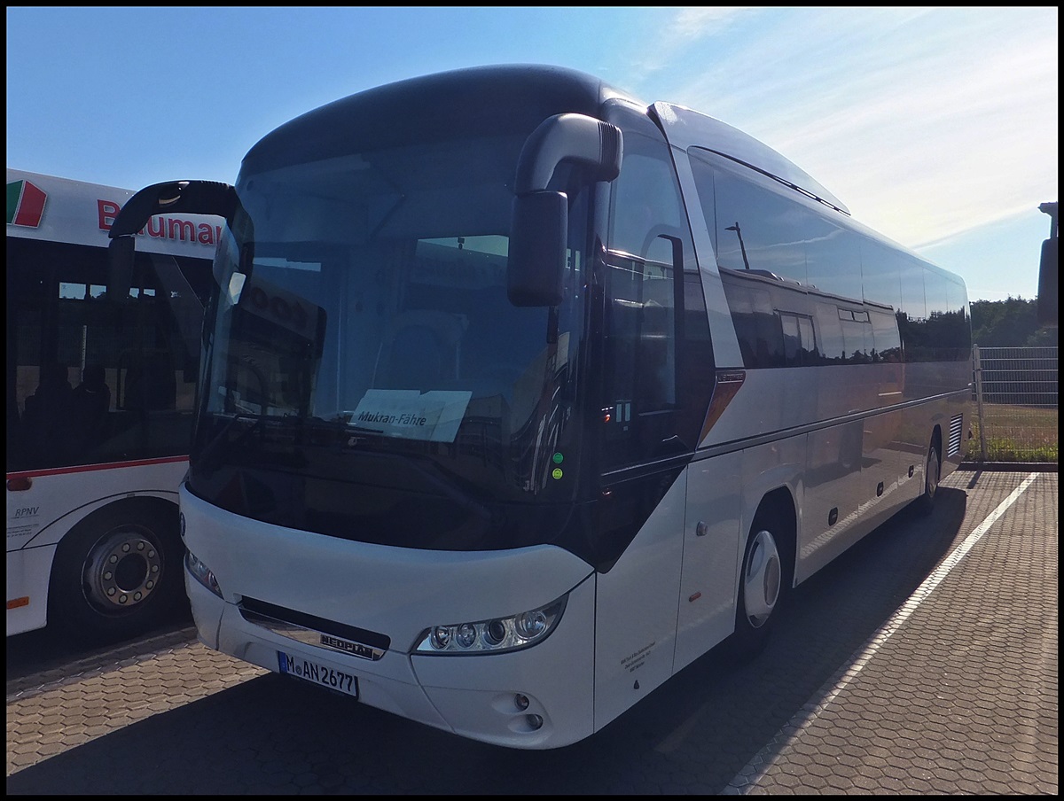 Neoplan Jetliner aus M�nchen zum Test bei der RPNV in Bergen.