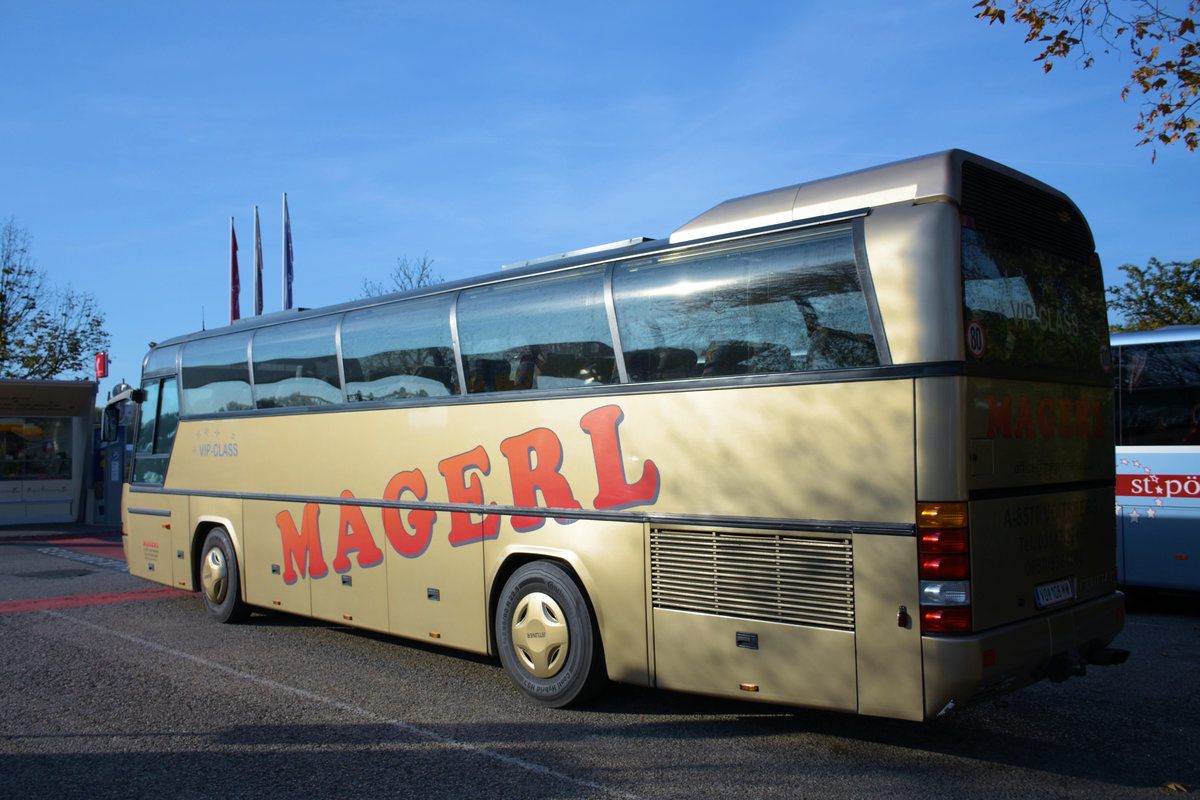 Neoplan Jetliner von Magerl Reisen aus �sterreich in Krems.