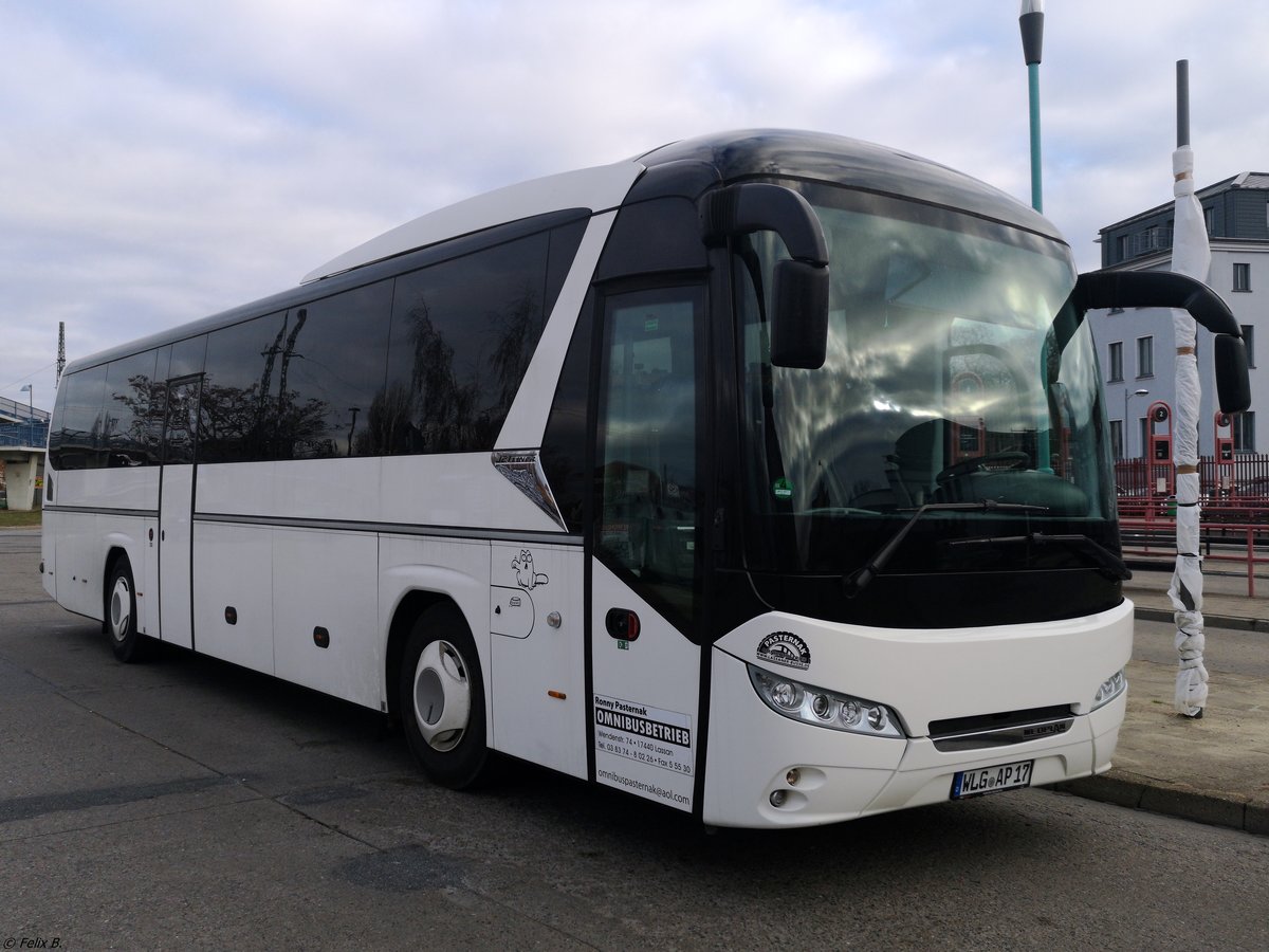 Neoplan Jetliner von Omnibus Pasternak aus Deutschland in Neubrandenburg.