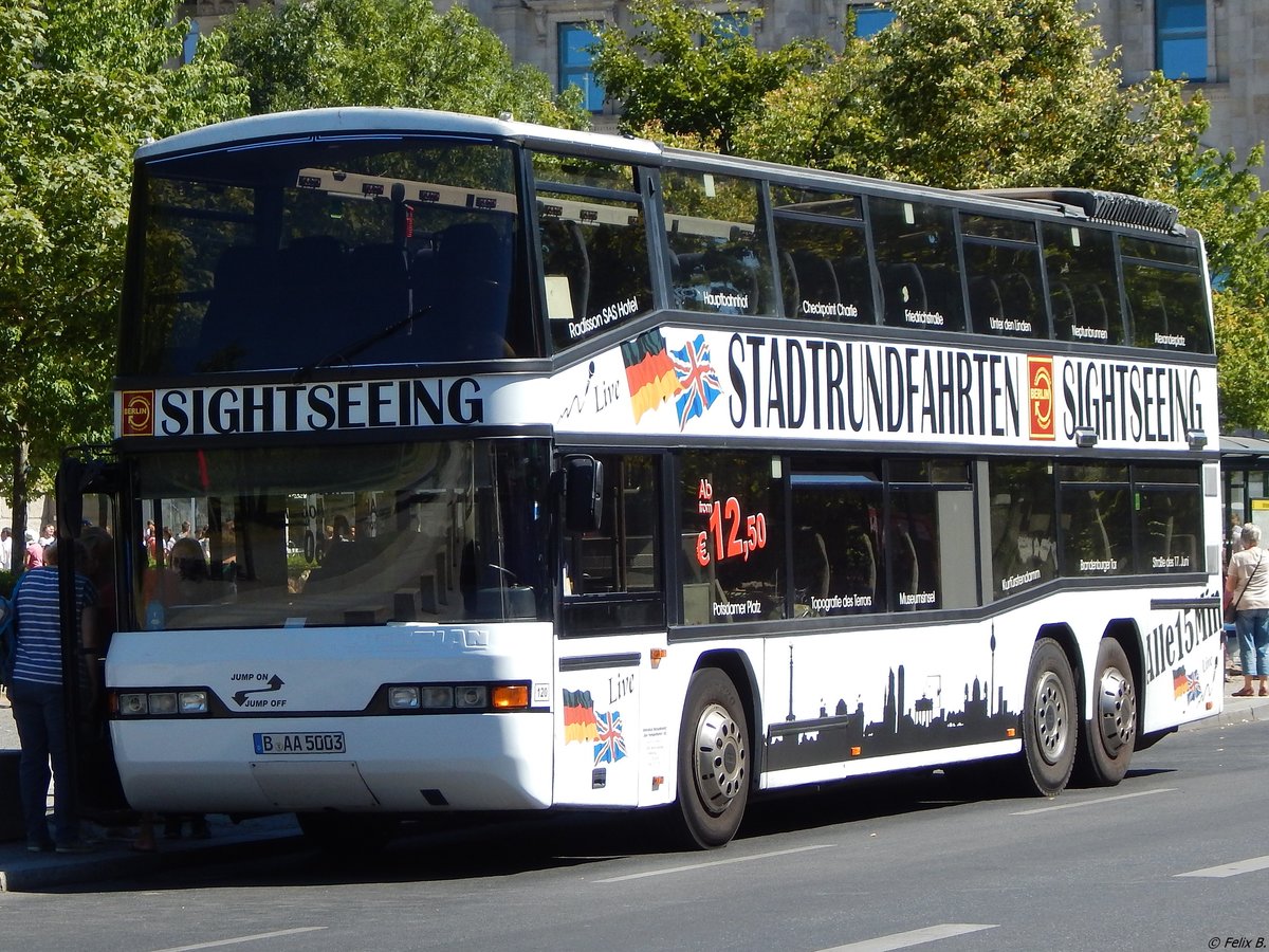 Neoplan N4026/3 von Der Tempelhofer aus Deutschland in Berlin. 