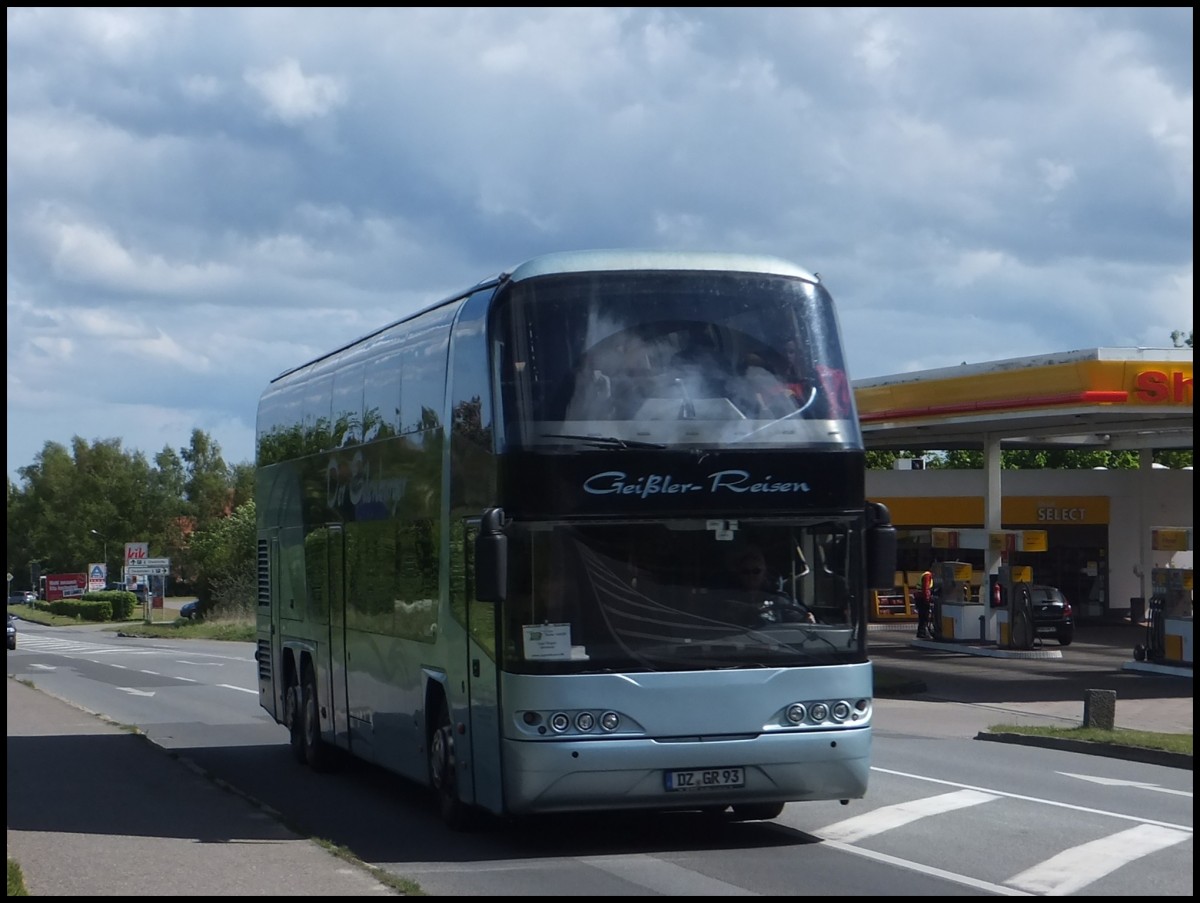 Neoplan Skyliner von Gei�ler Reisen aus Deutschland in Sassnitz.