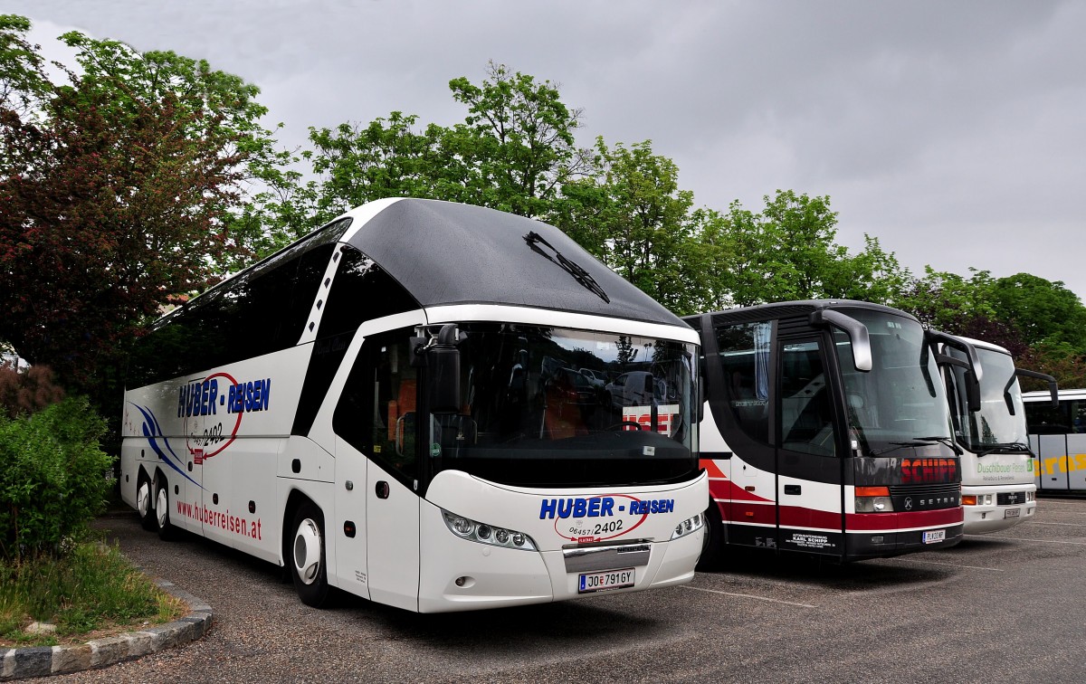 Neoplan Starliner von Huber Reisen aus �sterreich am 13. Mai 2014 in Krems.
