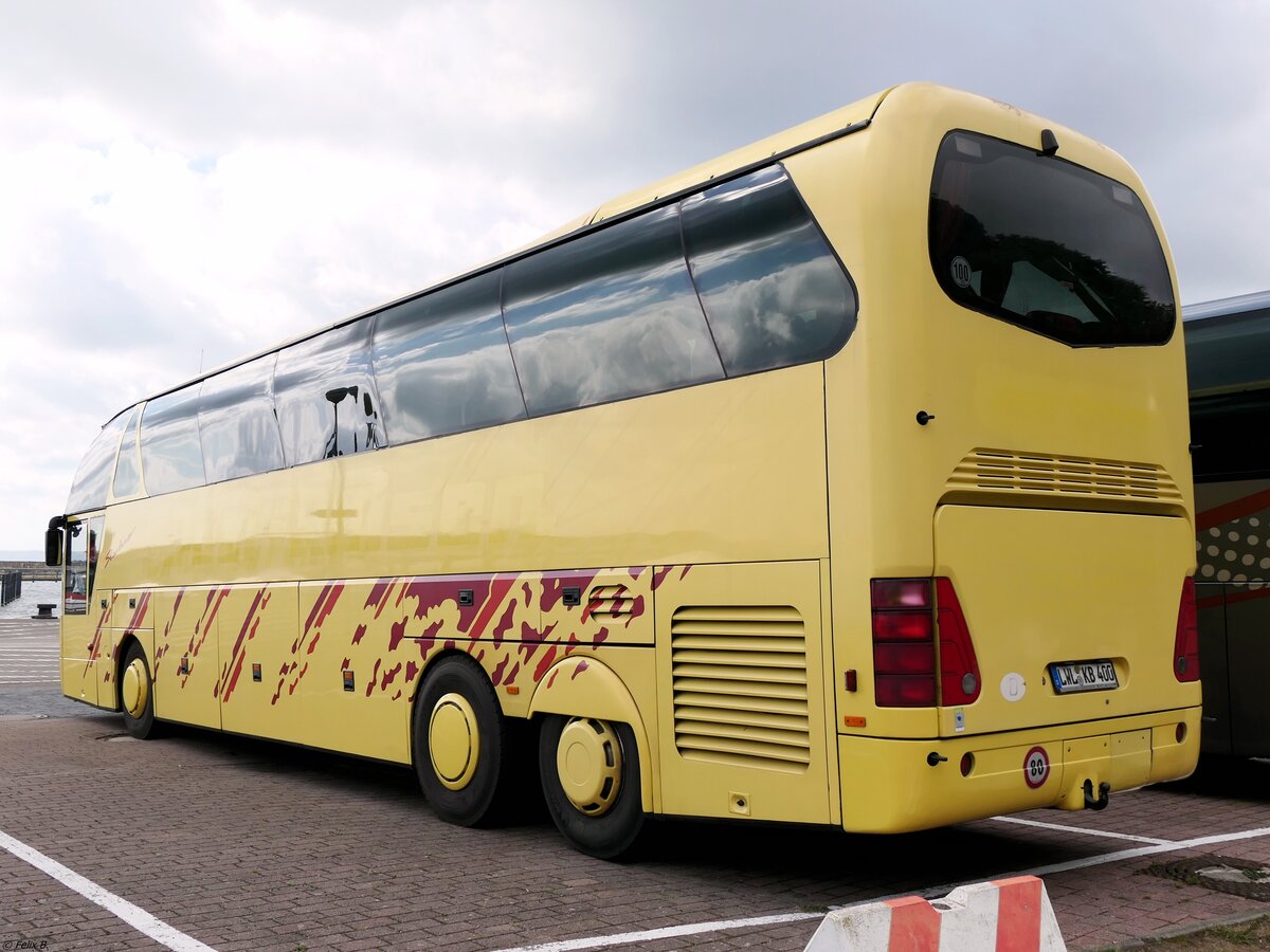 Neoplan Starliner von KB Reisen (ex Graf's Reisen) aus Deutschland im Stadthafen Sassnitz.
