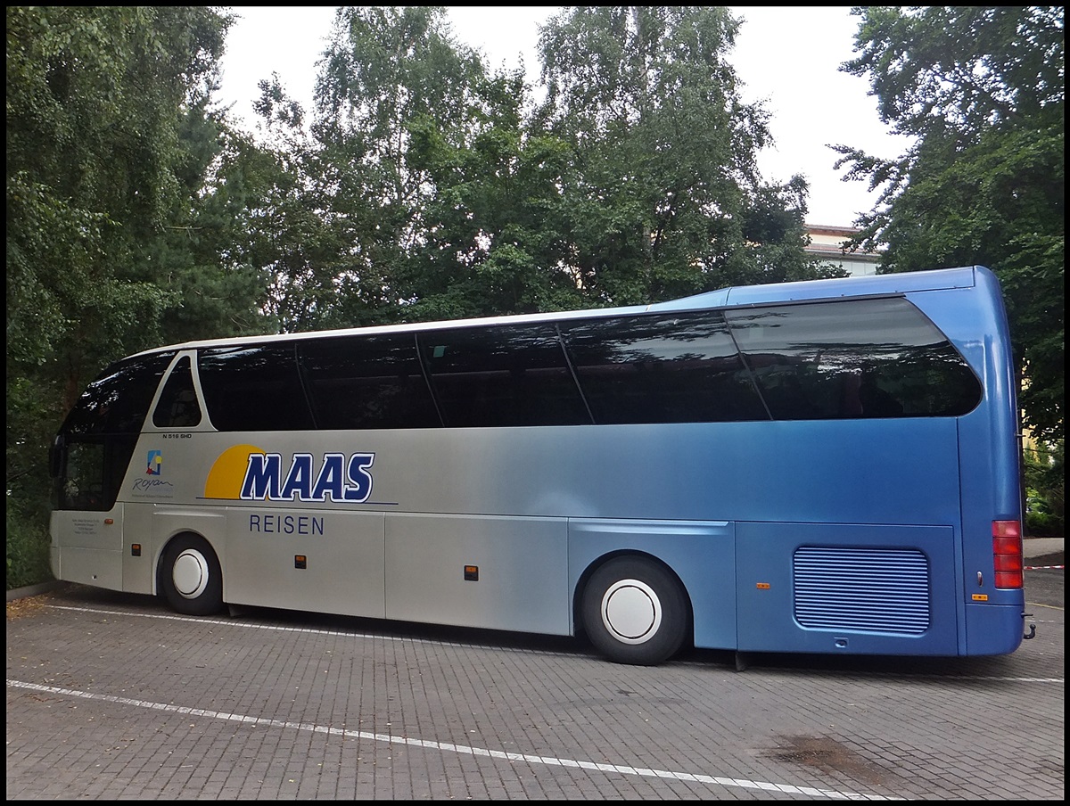 Neoplan Starliner von Maa� Reisen aus Deutschland in Binz.